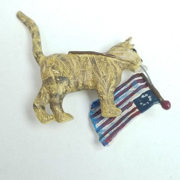 Vintage Orange Cat with American Flag Brooch, Unique Lapel Pin, Estate - Picture 1 of 5
